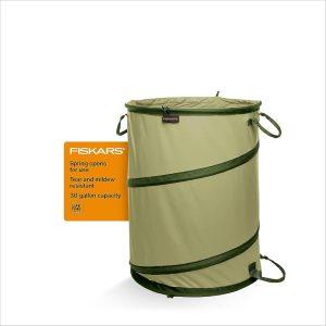 Fiskars Kangaroo Collapsible Backyard Waste Bag, 30-Gallon Reusable Container for Garden and Backyard Care