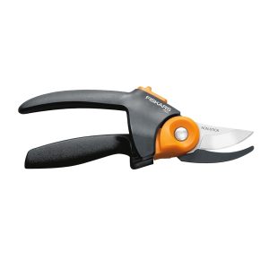 Fiskars PowerGear Bypass Pruning Shears, 3/4-Inch Ratchet Pruner for Enhanced Chopping Energy